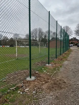 Ballfangzaun in Leverkusen - fachgerechte Ausführung vor Ort